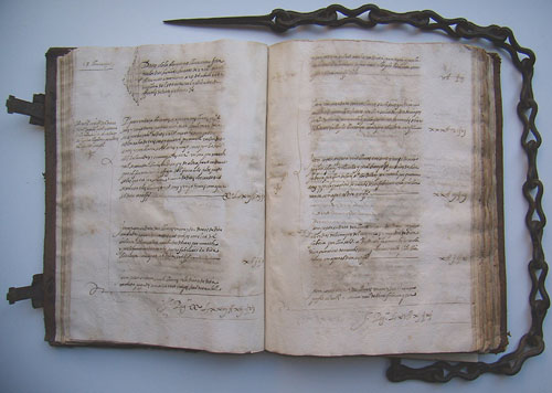 Consimile dels comptes Primer, Segon, Tercer, y ultim de la fabrica de menuts de la Universitat y Vila de Banyoles. 1621