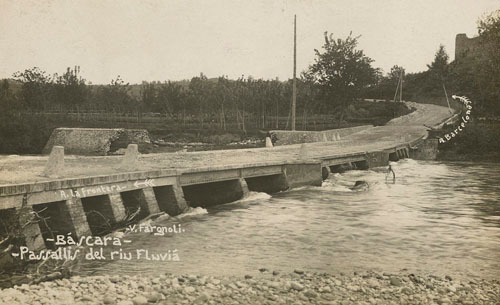 Passallís sobre el riu Fluvià, a la població de Bàscara. 1911-1944