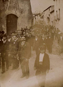 Desfilada de l'Orfeó Català a Castelló d'Empúries. 1899