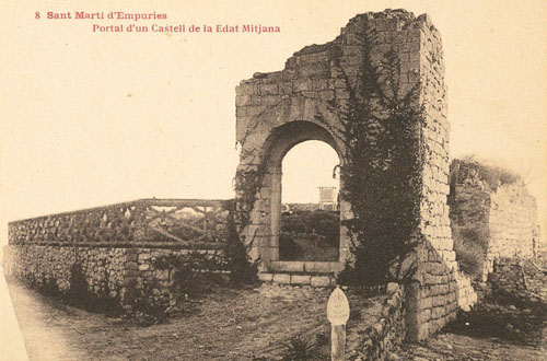 Portal del castell de Sant Martí d'Empúries. 1900-1931