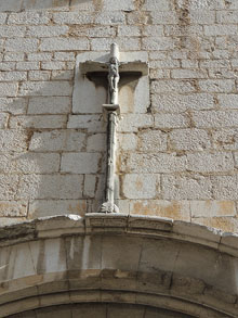 Església de Sant Pere. Detall de la façana