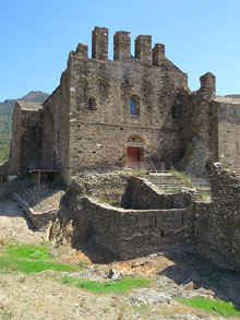 Façana del monestir de Sant Quirze de Colera