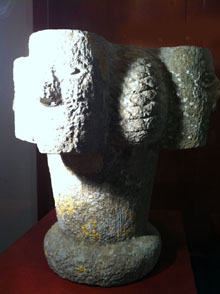 Capitell del castell del Montgrí conservat al Museu de la Mediterrània