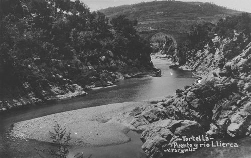 Pont de pedra sobre el riu Llierca a l'altura de Tortellà. 1911-1936