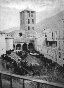 Inauguració de les obres de reconstrucció del monestir de Santa Maria de Ripoll. 1886