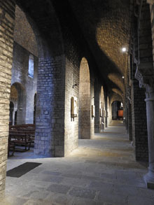 Lateral de la nau del monestir
