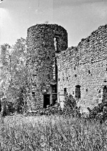 Torre del segle XI del castell de Navata. 1925