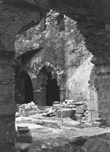 Interior en ruïnes del monestir de Sant Pere de Rodes. 1925