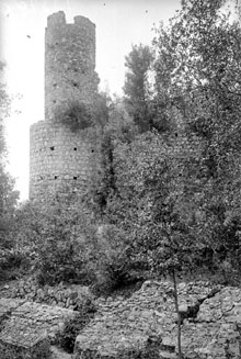 Murs del castell de Sant Iscle. 1918