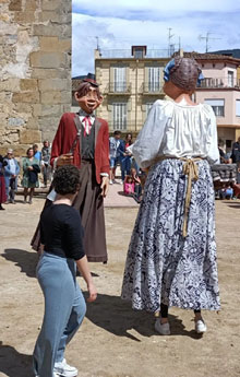 El tradicional ball d'en Joanet i la Marieta, al so de la Cobla Vila de la Jonquera. 2022