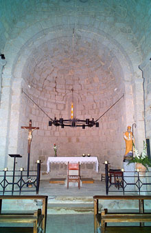 Interior de l'església de Sant Martí de la Vajol