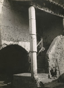 Pati interior d'una masia de Vilamacolum. 1925