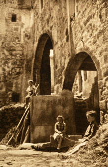 Racó de la Vila Vella de Santa Pau. 1920